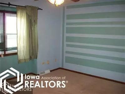 413 W 2nd St, Glidden, IA 51443 photo 4