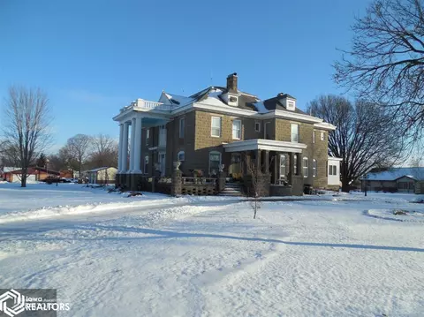 611 S 10th, Tarkio, MO 64491 photo 4