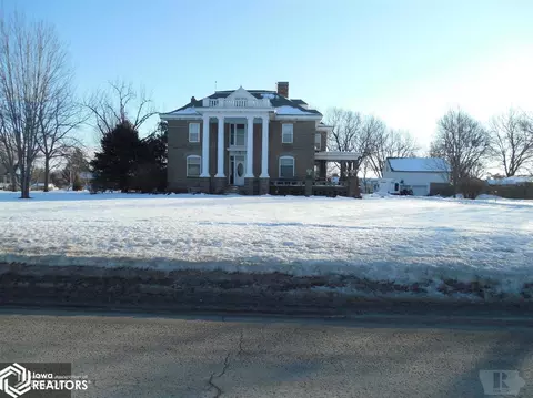 611 S 10th, Tarkio, MO 64491 photo 2