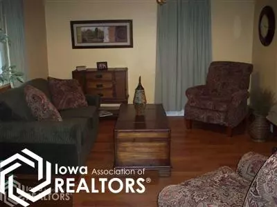 506 E 7th St, Carroll, IA 51401 photo 2