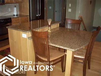 1220 E 11th St, Carroll, IA 51401 photo 4