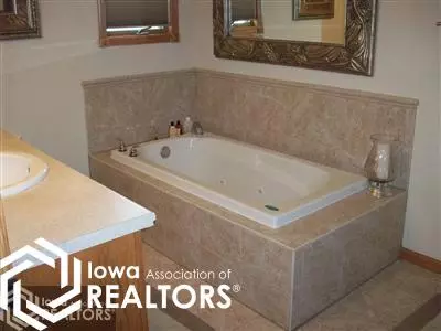 1220 E 11th St, Carroll, IA 51401 photo 10
