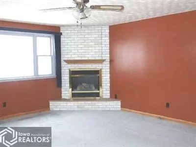 410 S 2nd St, Mapleton, IA 51034 photo 2