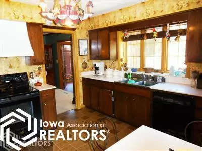 2406 Willis Ave, Perry, IA 50220 photo 6