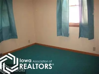 104 N Eugene St, Orient, IA 50858 photo 8