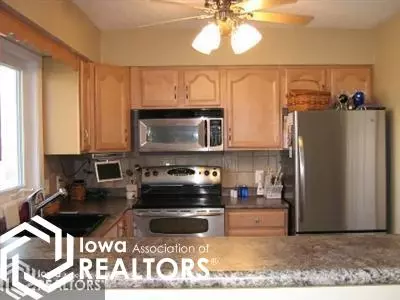 1402 E 17th St, Atlantic, IA 50022 photo 4