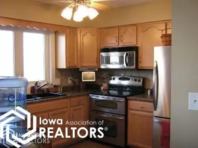 1402 E 17th St, Atlantic, IA 50022 photo 3
