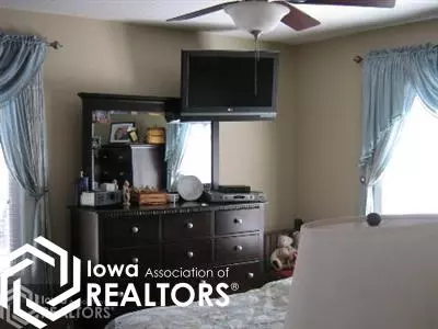 1402 E 17th St, Atlantic, IA 50022 photo 5