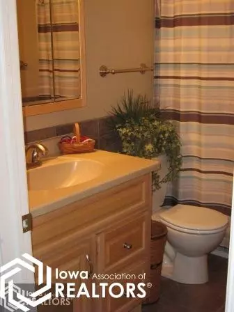 1402 E 17th St, Atlantic, IA 50022 photo 9
