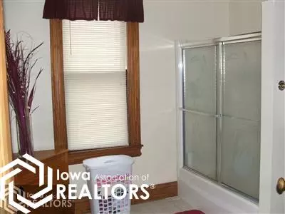 302 E Mill St, Avoca, IA 51521 photo 9
