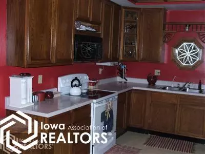 302 E Mill St, Avoca, IA 51521 photo 4