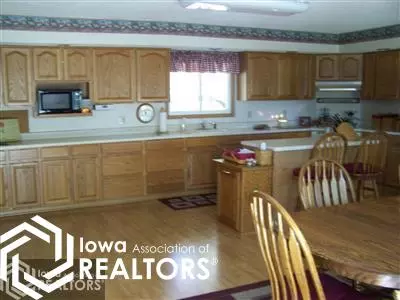 513 Walnut St, Deloit, IA 51441 photo 3