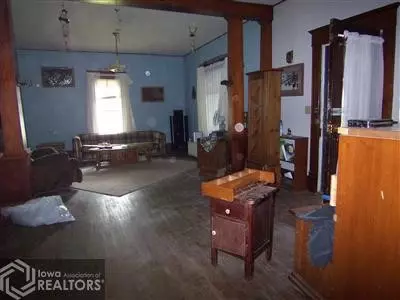 413 W Everett St, Orient, IA 50858 photo 3