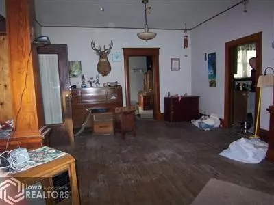413 W Everett St, Orient, IA 50858 photo 4