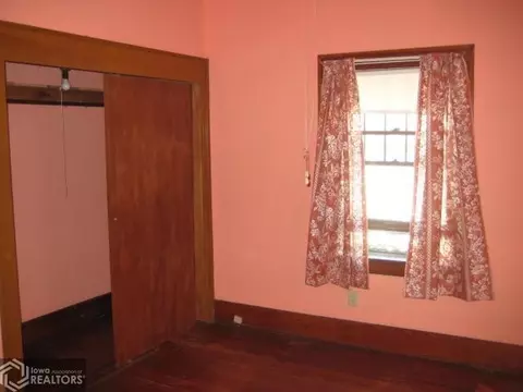 402 3rd St, Perry, IA 50220 photo 7
