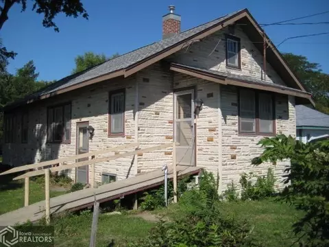 402 3rd St, Perry, IA 50220 photo 10