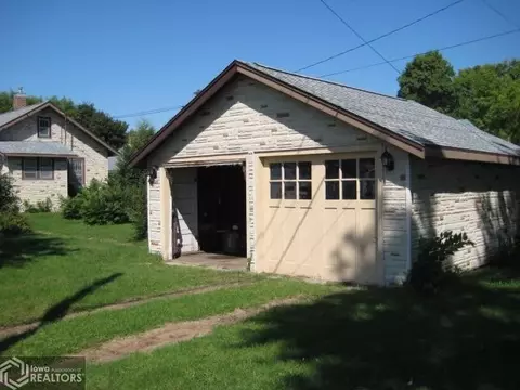 402 3rd St, Perry, IA 50220 photo 11