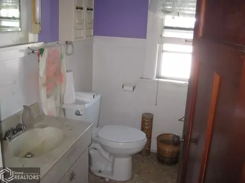 402 3rd St, Perry, IA 50220 photo 8