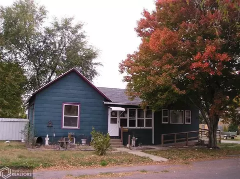 204 E 4 St, Atlantic, IA 50022 photo 2