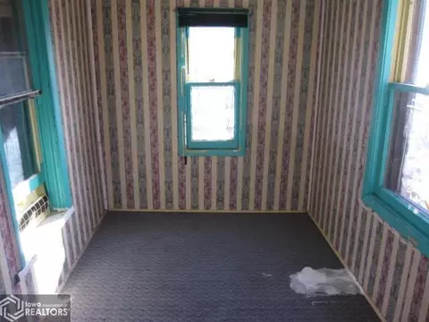 808 Fourth St, Perry, IA 50220 photo 6