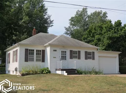1107 E 10th St, Atlantic, IA 50022 photo 1