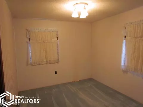 2781 Quail Dr, Stanton, IA 51573 photo 5
