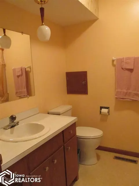 2402 Frontier Rd, Denison, IA 51442 photo 12