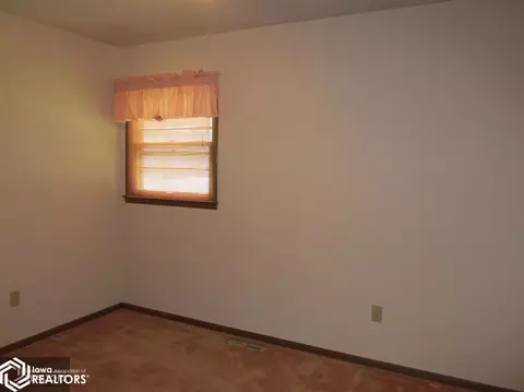 2402 Frontier Rd, Denison, IA 51442 photo 10