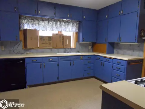 526 3rd St, Glidden, IA 51443 photo 6