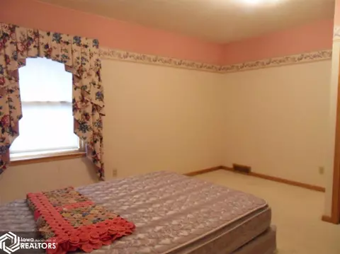 526 3rd St, Glidden, IA 51443 photo 11