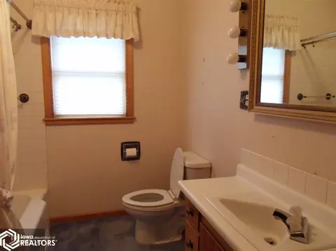 526 3rd St, Glidden, IA 51443 photo 10