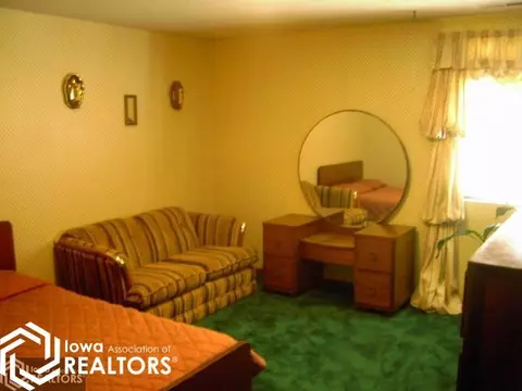 228 E Todd Ter, Carroll, IA 51401 photo 5