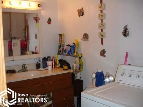 209 E 4th St, Auburn, IA 51433 photo 5