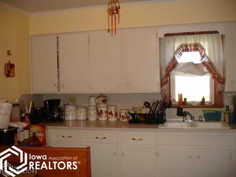 209 E 4th St, Auburn, IA 51433 photo 3