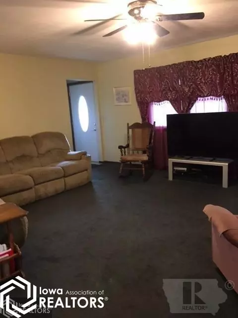 708 Walnut St, Walnut, IA 51577 photo 6