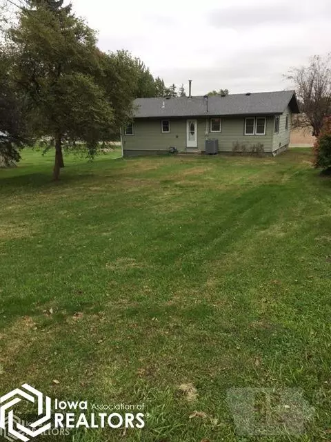 708 Walnut St, Walnut, IA 51577 photo 4