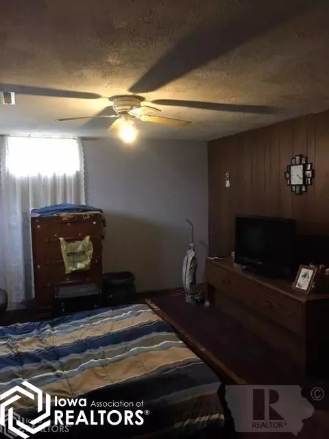 708 Walnut St, Walnut, IA 51577 photo 17