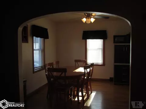 305 E 4th St, Atlantic, IA 50022 photo 3