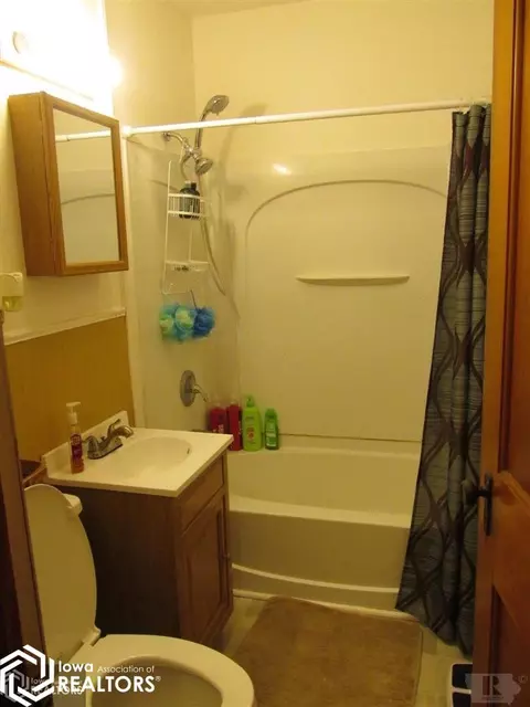 305 E 4th St, Atlantic, IA 50022 photo 8