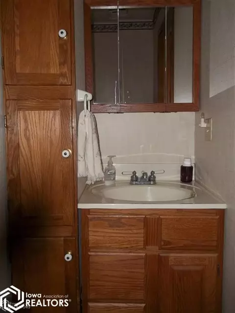 205 E Summit St, Creston, IA 50801 photo 21