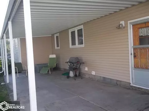 205 E Summit St, Creston, IA 50801 photo 3