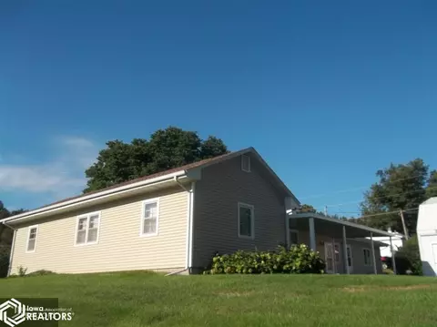 205 E Summit St, Creston, IA 50801 photo 4