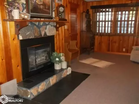 205 E Summit St, Creston, IA 50801 photo 6