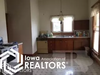 208 2nd Ave W, Weldon, IA 50264 photo 2