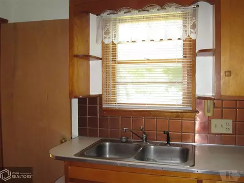 205 E 11 St, Atlantic, IA 50022 photo 5