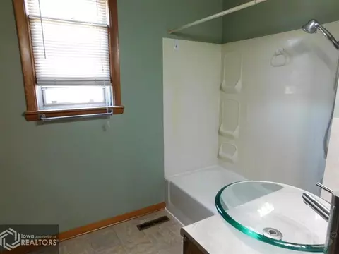 506 E 9th St, Atlantic, IA 50022 photo 17