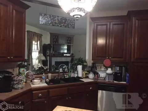 809 E 3rd St, Lamoni, IA 50140 photo 9