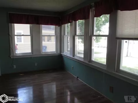 112 S Main St, Denison, IA 51442 photo 3