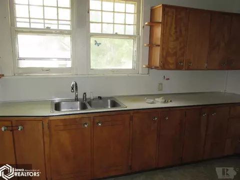 313 N Main St, Denison, IA 51442 photo 11