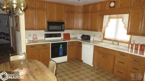 1425 Olive St, Carroll, IA 51401 photo 5
